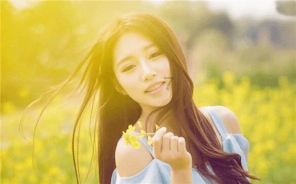 36岁张馨予晒雪中美照称导演让她演自己18岁,定完妆后说服了自己